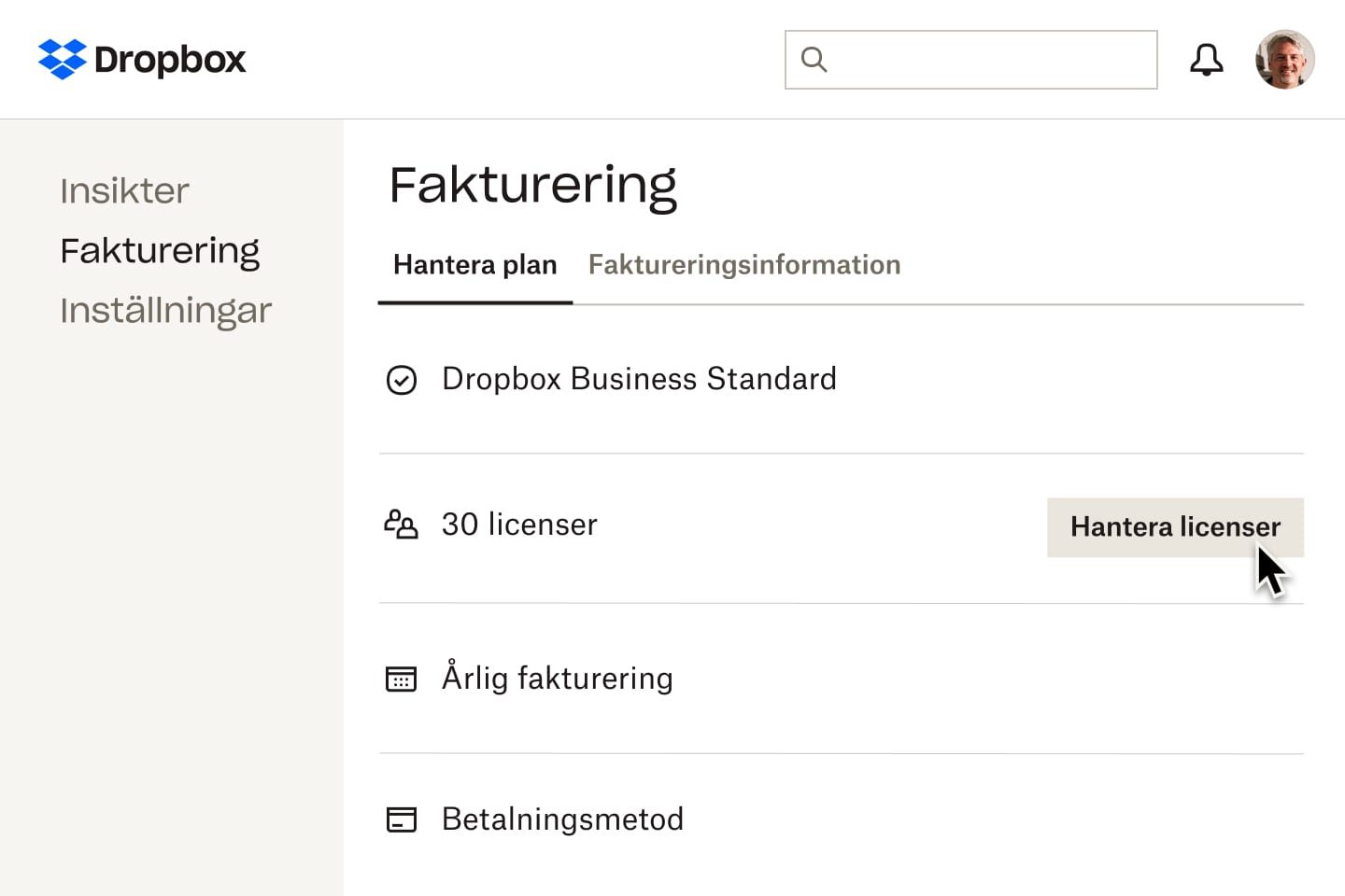 Faktureringsvyn i Dropbox som visar en användares prenumerationstyp, hur många licenser som är kopplade till kontot, faktureringsschemat och betalningsmetoden
