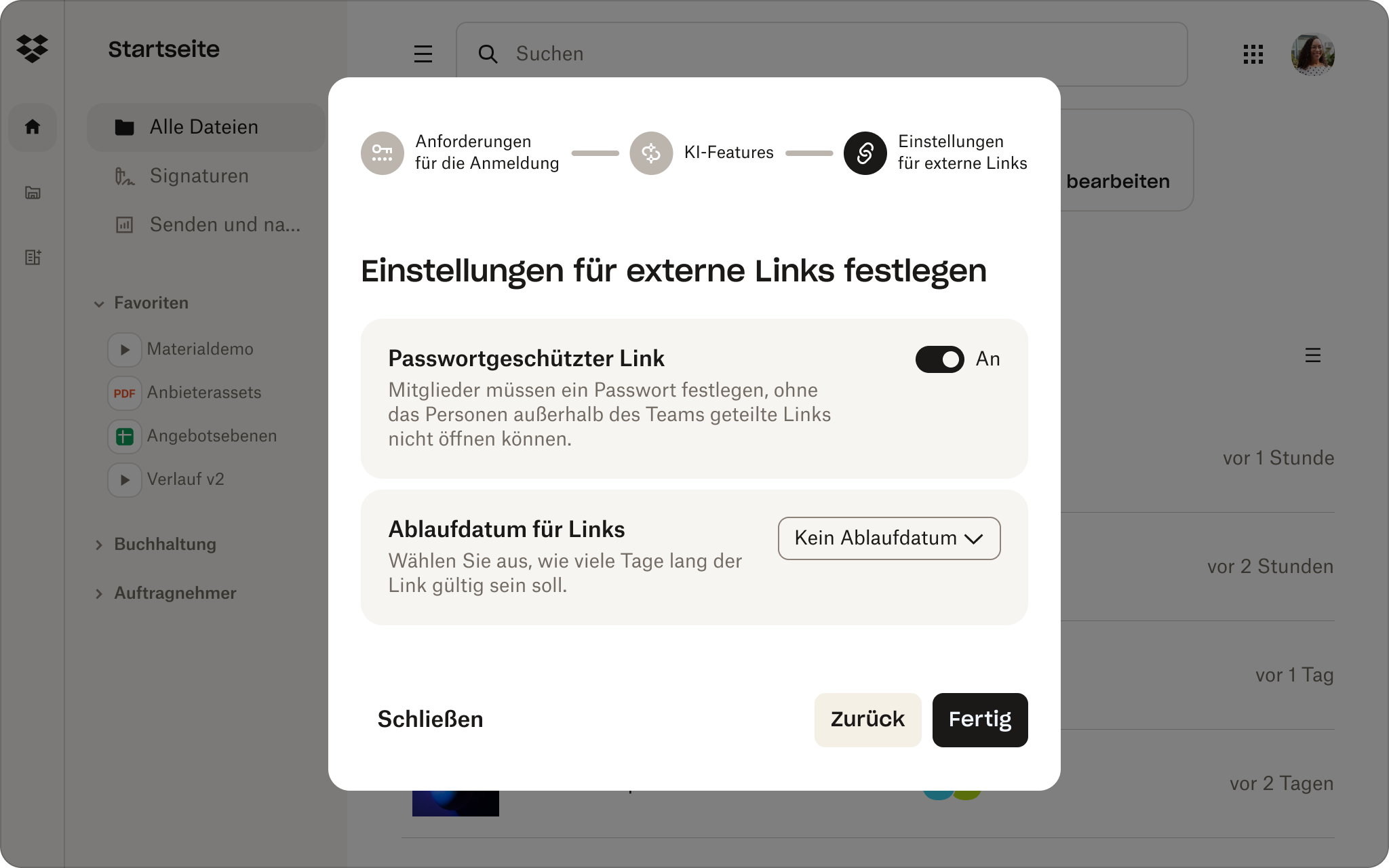 Nutzer, der in der Dropbox-Verwaltungskonsole Regeln für externe Links festlegt, z. B. die Erforderlichkeit eines Passworts zum Öffnen von Links.