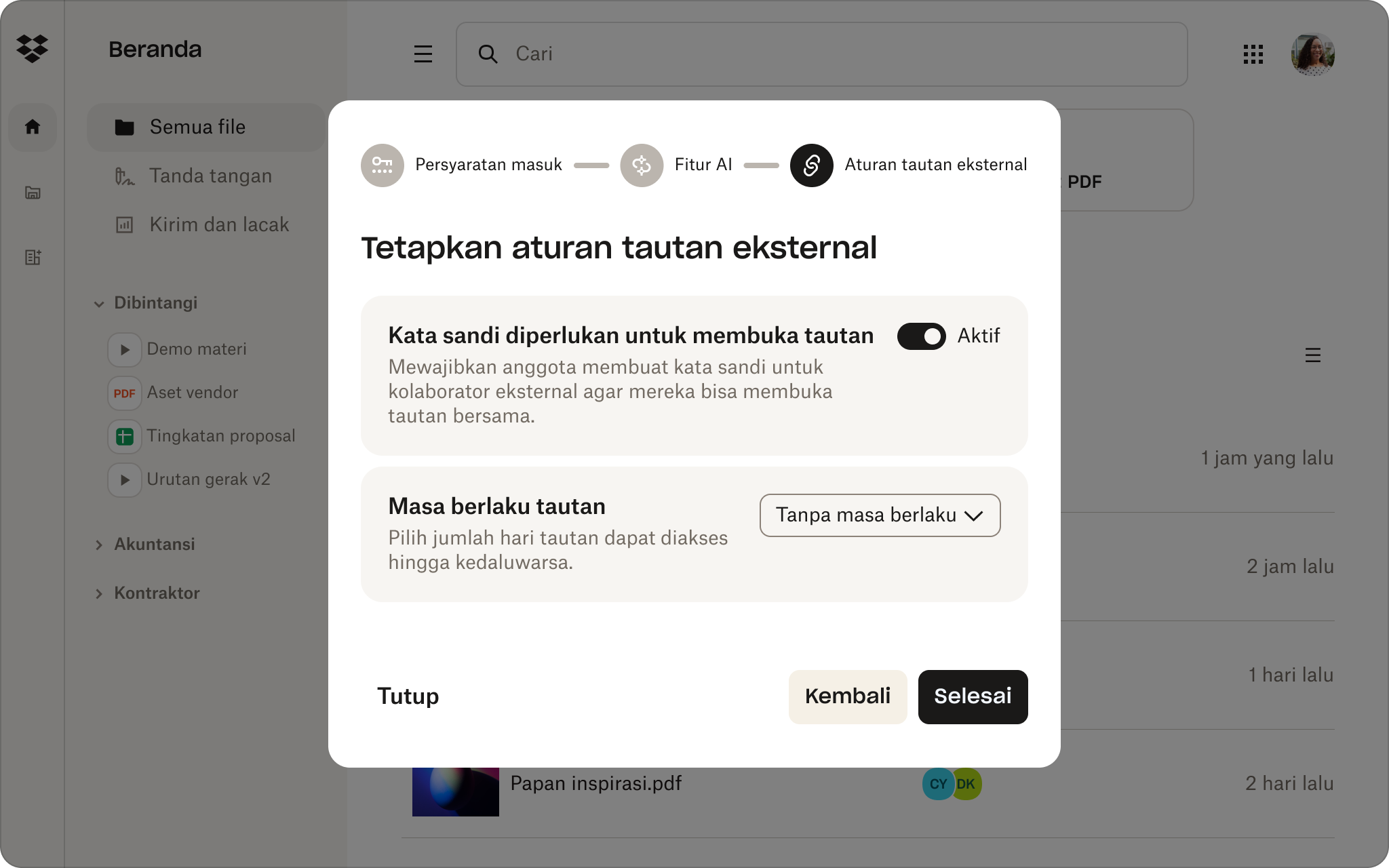 Jendela pengaturan menampilkan opsi untuk melindungi tautan eksternal dengan kata sandi dan mengatur kedaluwarsa tautan dalam antarmuka berbagi berkas.