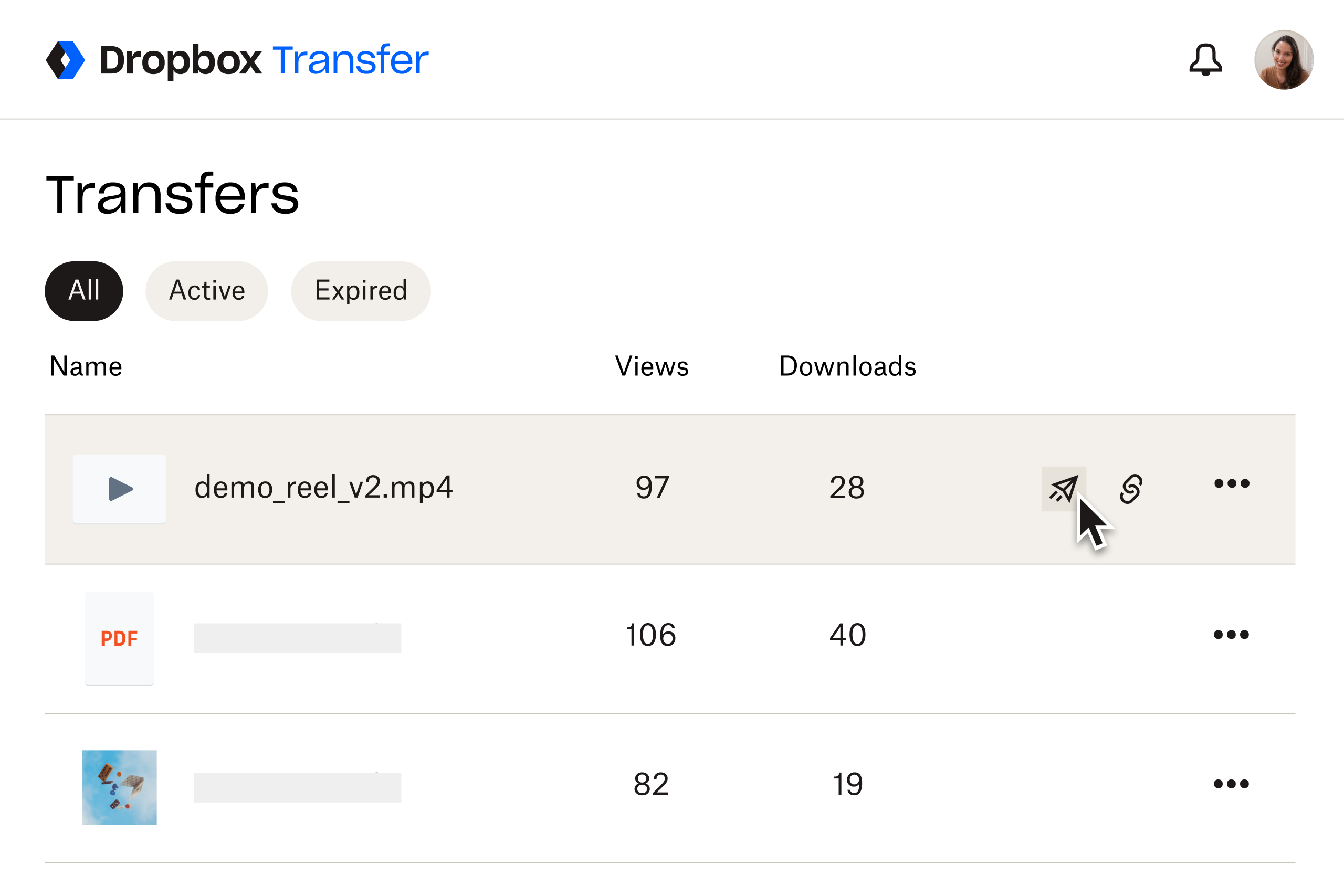 Визуальное представление интерфейса Dropbox Transfer, демонстрирующее процесс отправки больших видеофайлов.