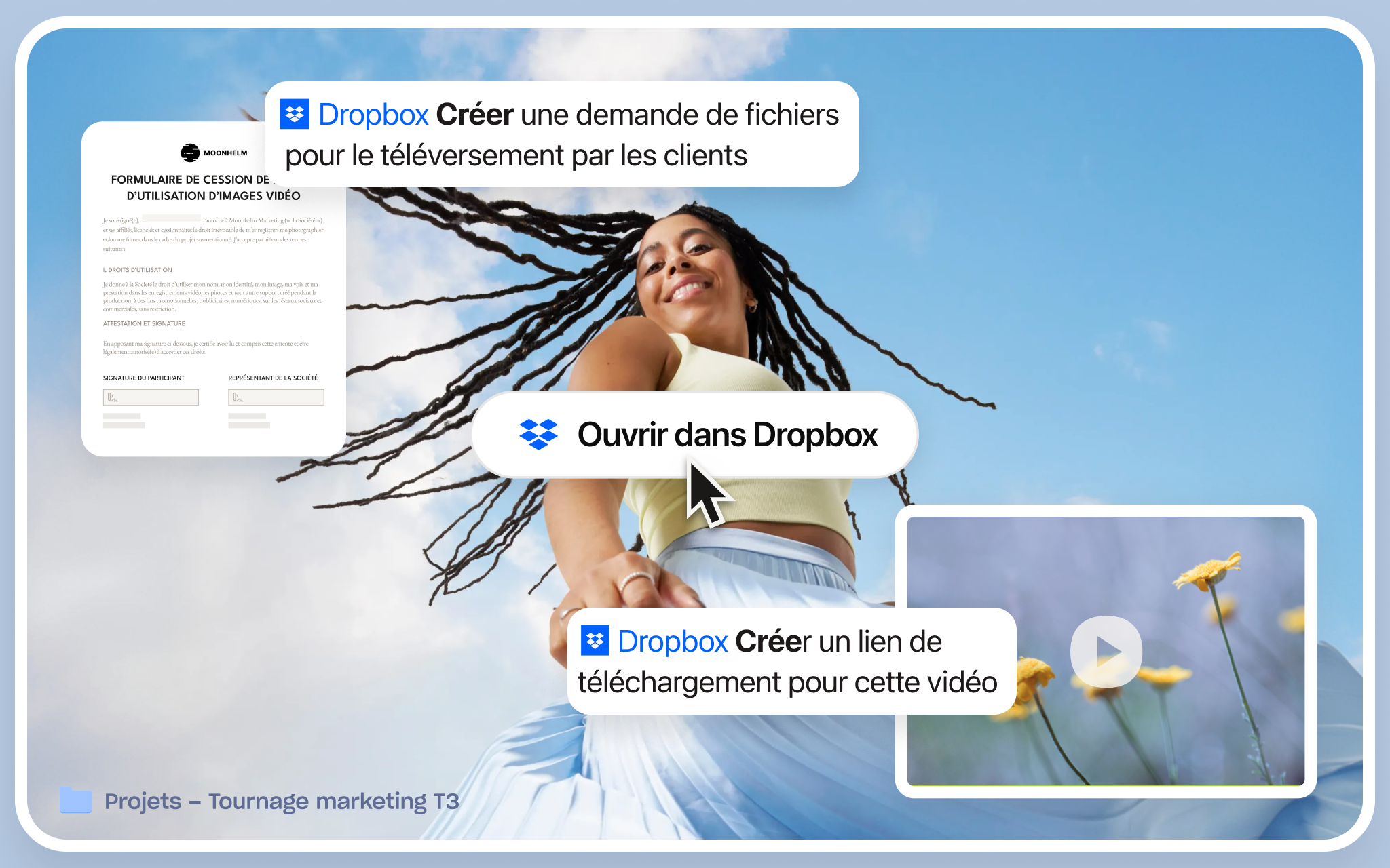 Personne assise à un bureau, entourée de papiers et de tissus colorés