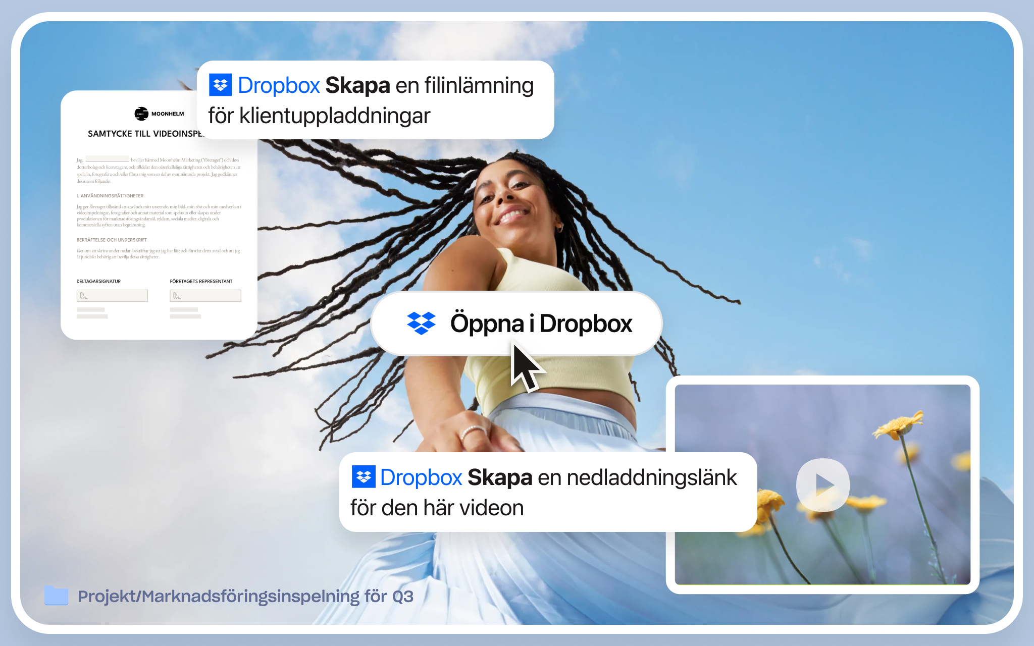 En person som sitter vid ett skrivbord omgiven av papper och färgglatt tyg