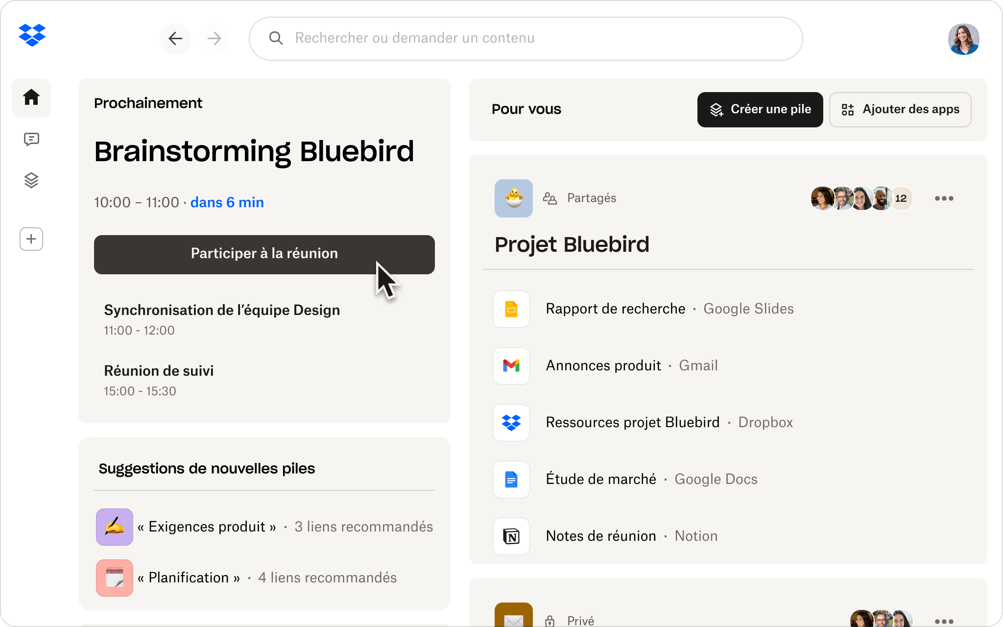 Image animée montrant un utilisateur qui saisit « objectifs de l’entreprise » dans la barre de recherche de Dash, qui consulte le contenu correspondant à ces mots clés, puis qui clique sur un fichier Dropbox Paper intitulé « Objectifs et résultats (OKR) de l’entreprise »