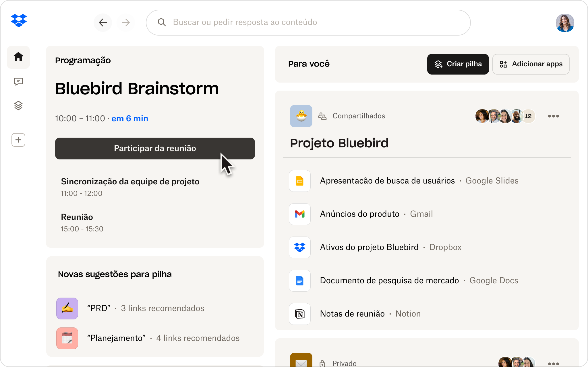 A animação da imagem mostra um usuário digitando “objetivos da empresa” na barra de busca do Dash, visualizando o conteúdo com as palavras-chave apresentadas e, em seguida, clicando em um arquivo do Dropbox Paper intitulado OKR (objetivos e resultados-chave) da empresa.