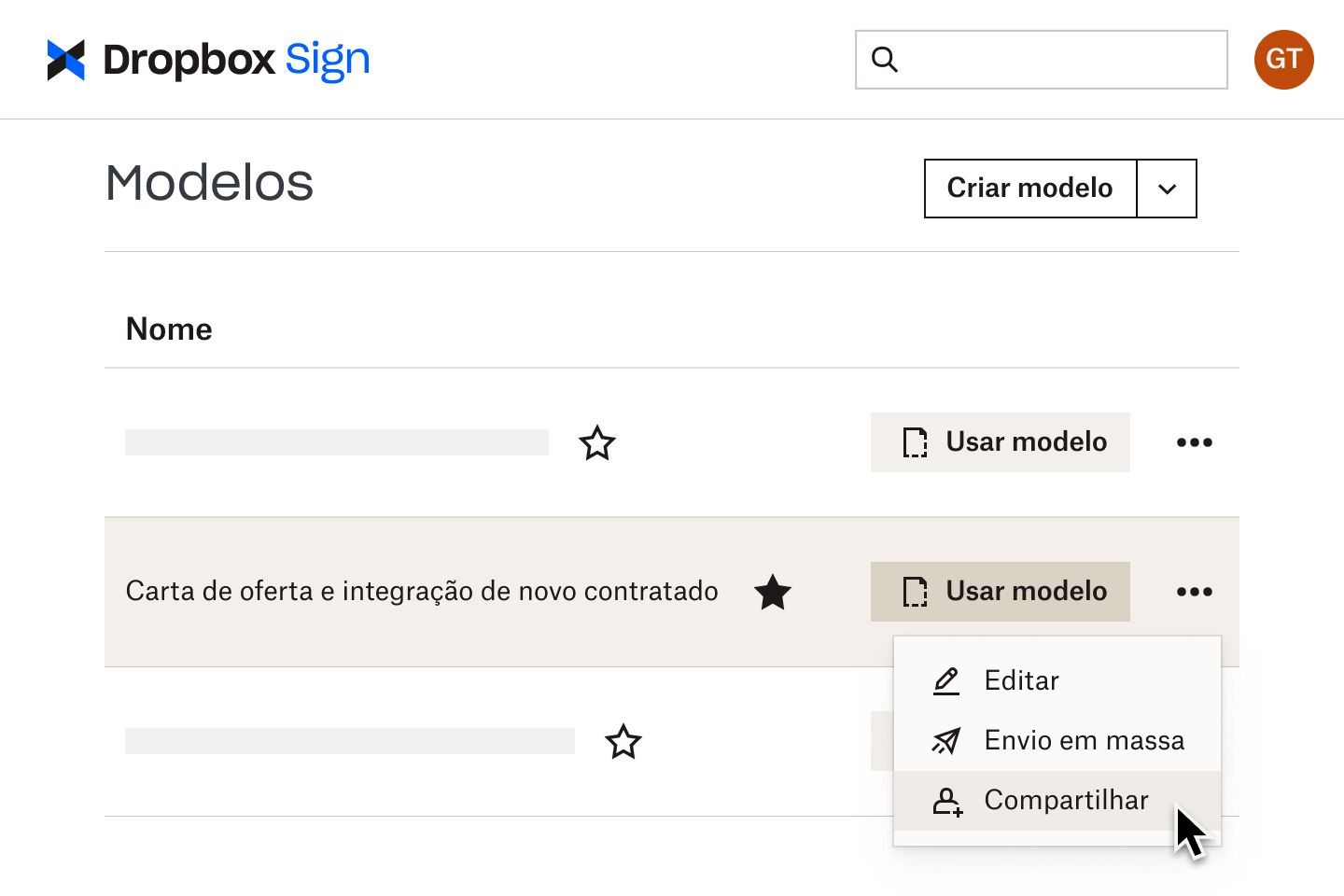 Um usuário clicando no botão 'compartilhar' de um modelo de integração no Dropbox Sign