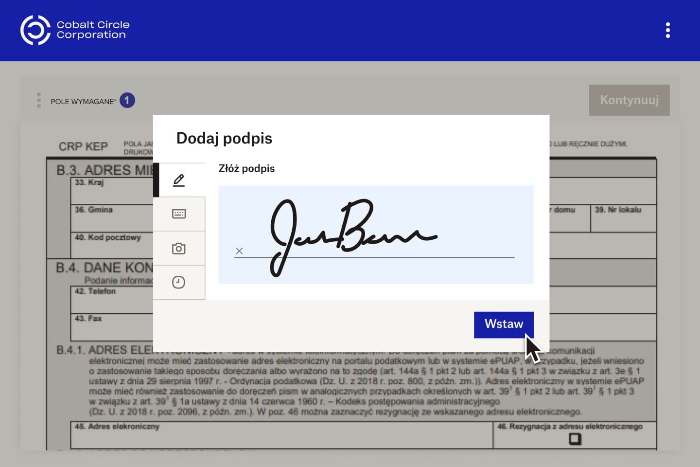 Ktoś wstawia swój podpis elektroniczny do dokumentu