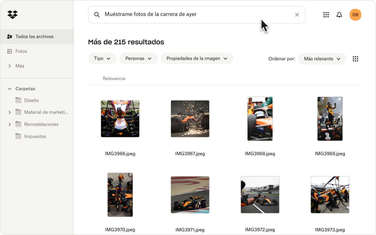 Interfaz de Dropbox que muestra los resultados de búsqueda para &quot;photos from the race yesterday&quot; (fotos de la carrera de ayer)