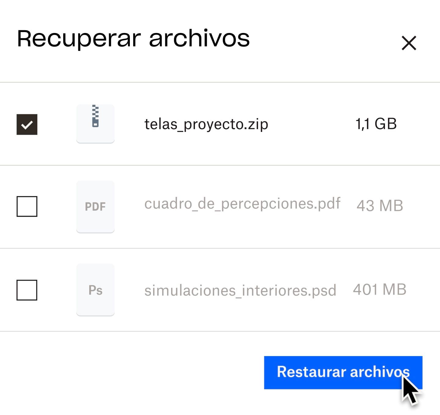 Un usuario hace clic en un botón azul con el texto "Restaurar archivos"