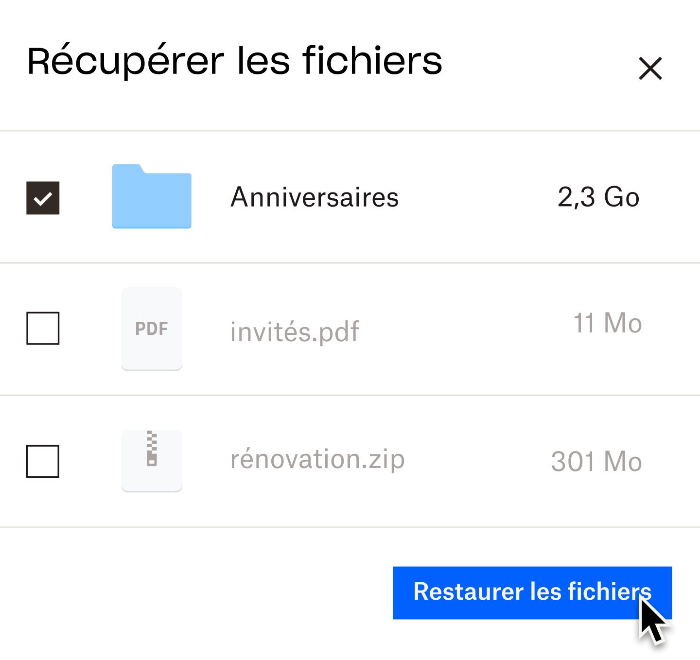 Un utilisateur cliquant sur un bouton bleu intitulé “Restaurer les fichiers”
