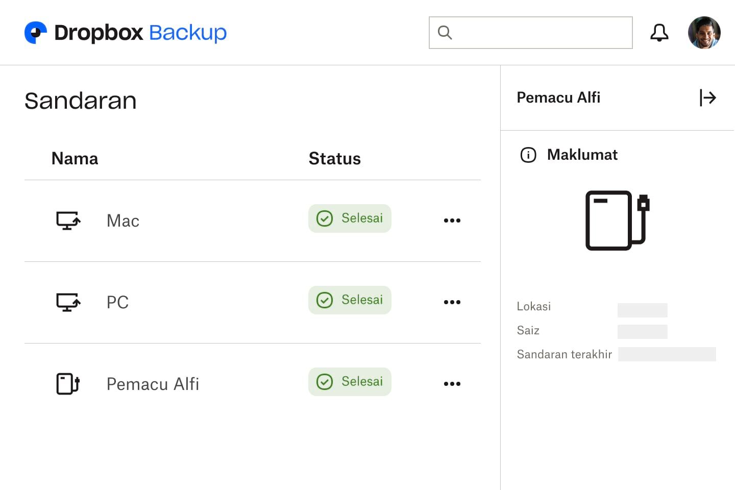 Gambar antara muka Dropbox Backup dengan tiga pemacu yang telah melengkapkan sandarannya dan menunjukkan status 'selesai'.
