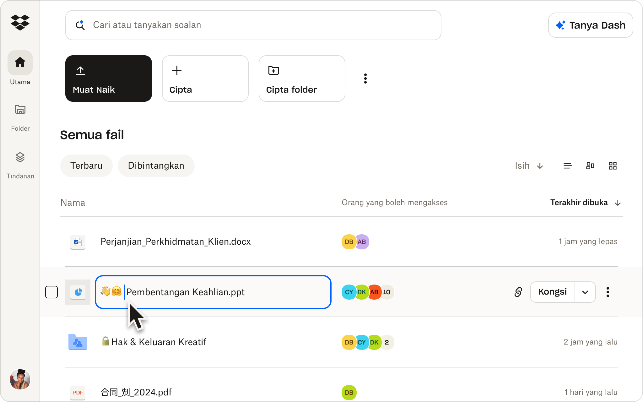 Tangkapan skrin antara muka Dropbox yang menunjukkan seseorang menyimpan dan berkongsi fail.