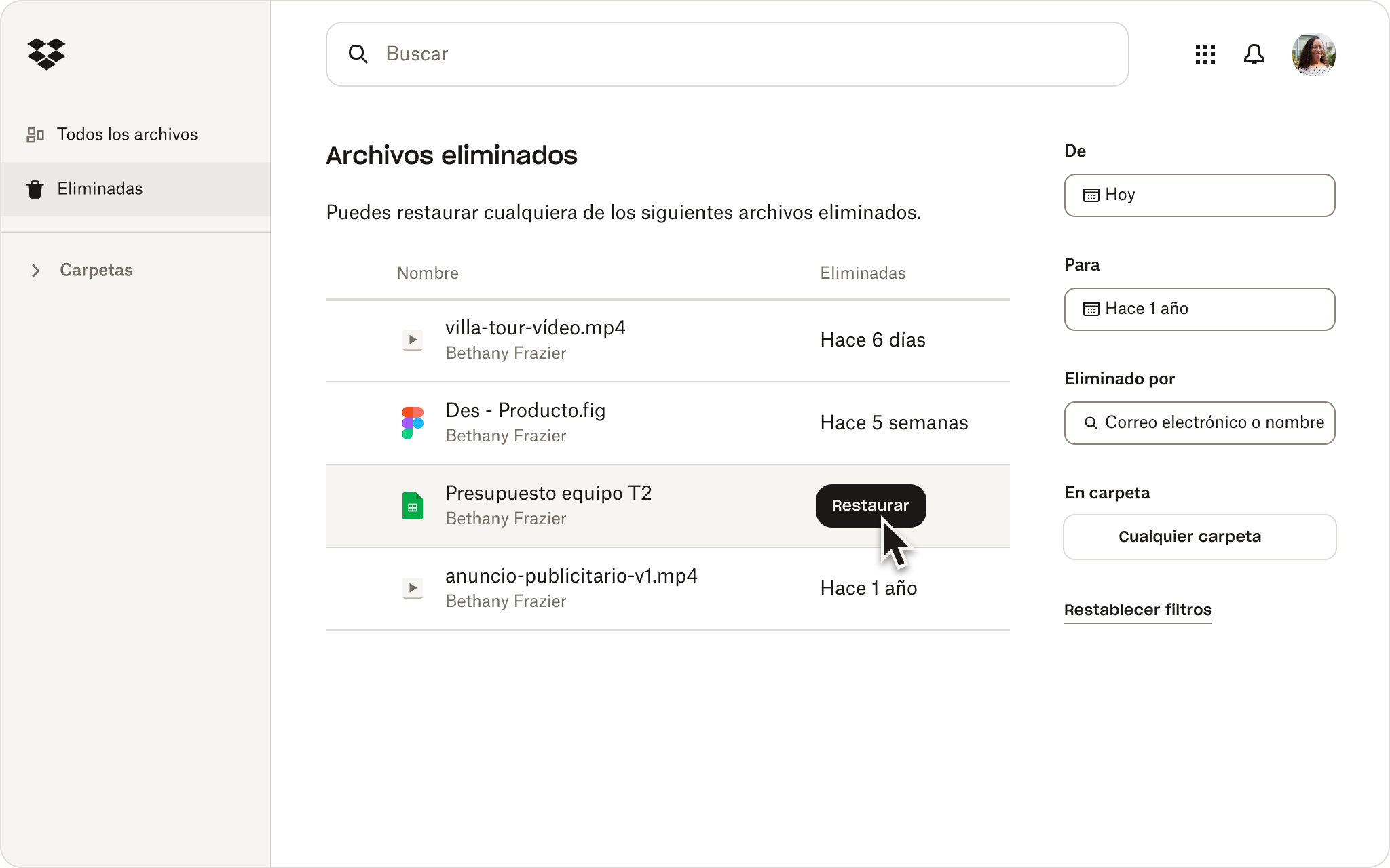 Captura de pantalla de la interfaz de Dropbox que muestra a alguien examinando los archivos eliminados en su almacenamiento en la nube.