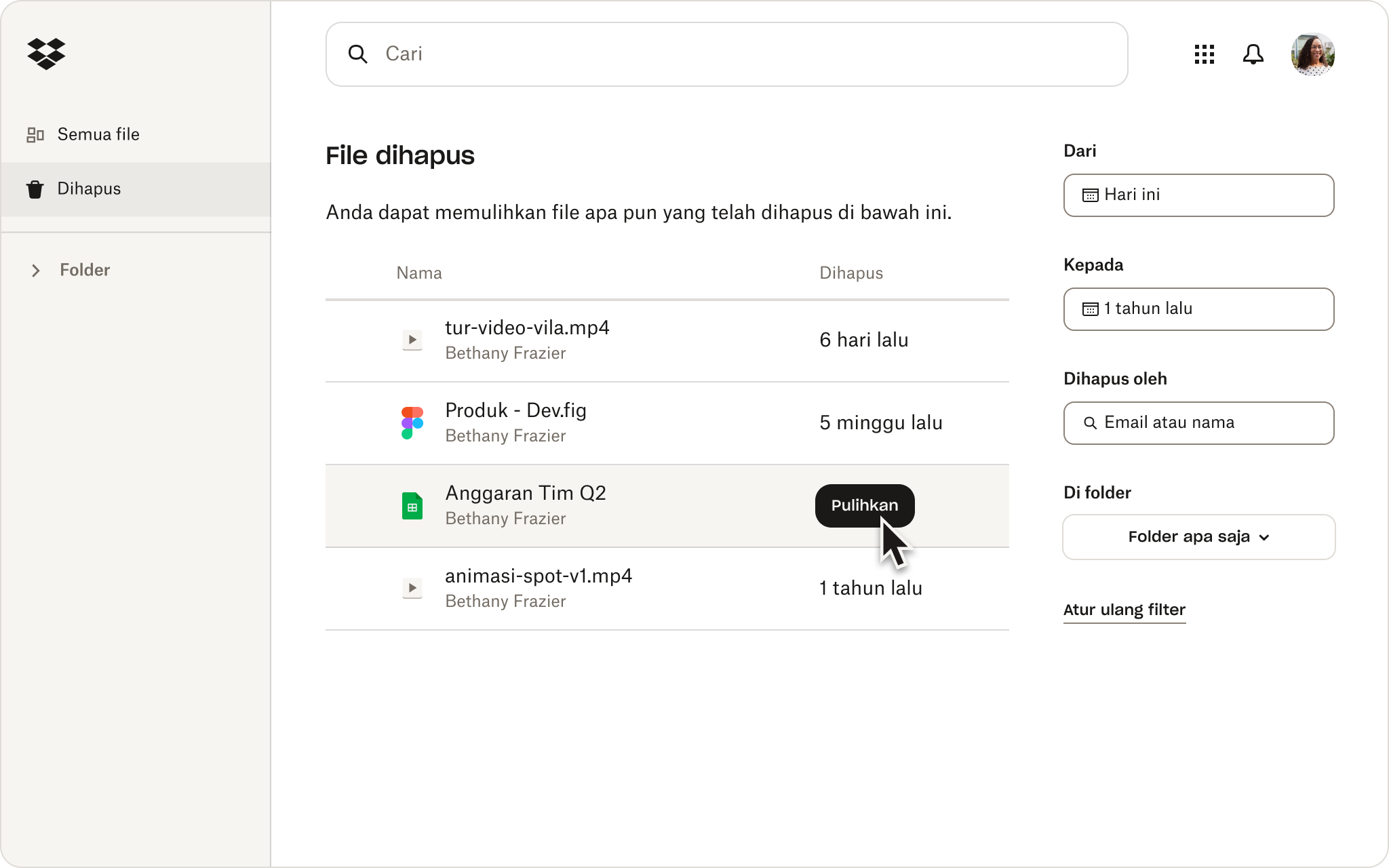 Tangkapan layar antarmuka Dropbox yang menampilkan seseorang sedang memeriksa file yang dihapus di penyimpanan cloud mereka.