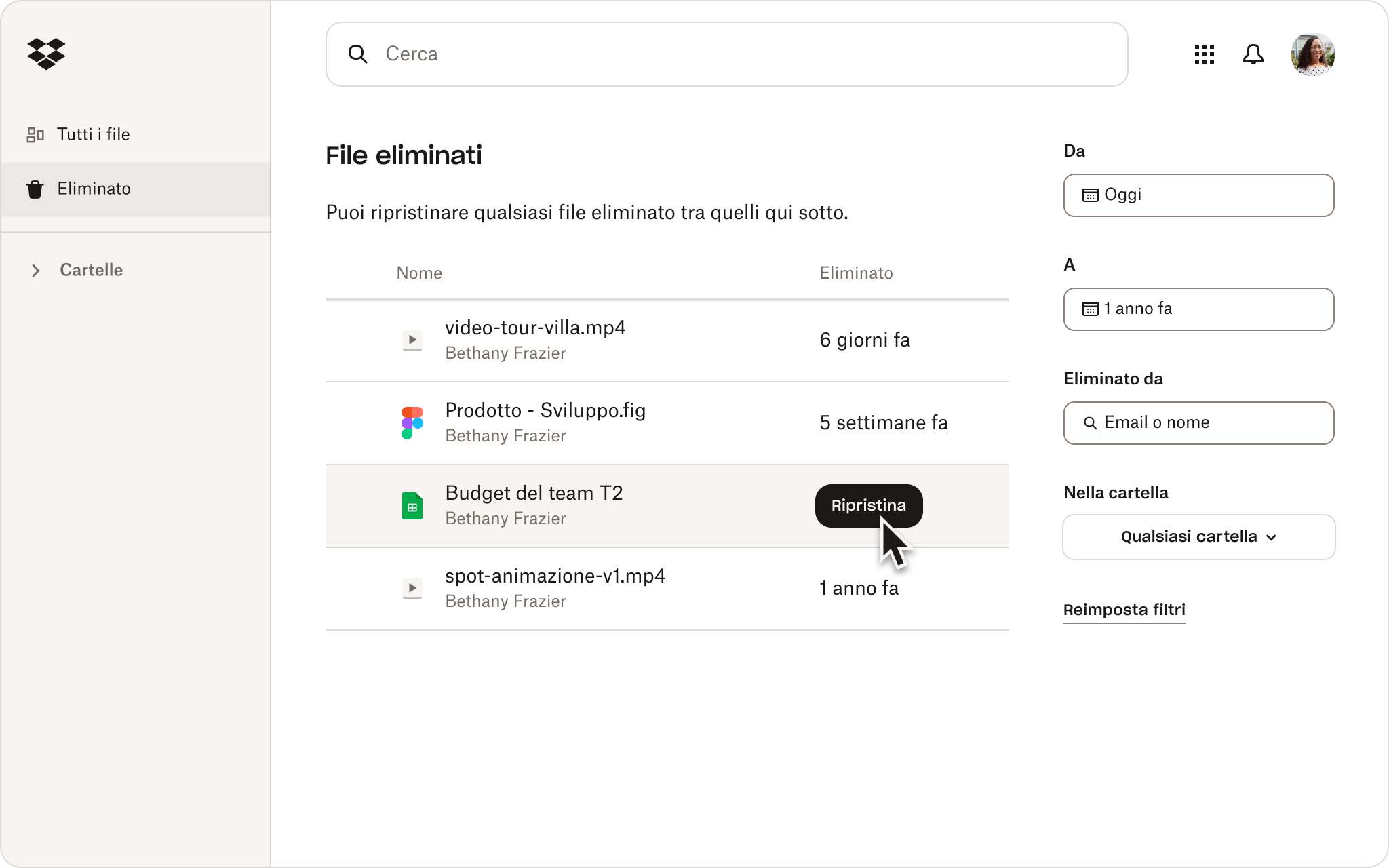 Uno screenshot dell’interfaccia di Dropbox che mostra una persona che esamina i file eliminati nel proprio spazio di archiviazione cloud.