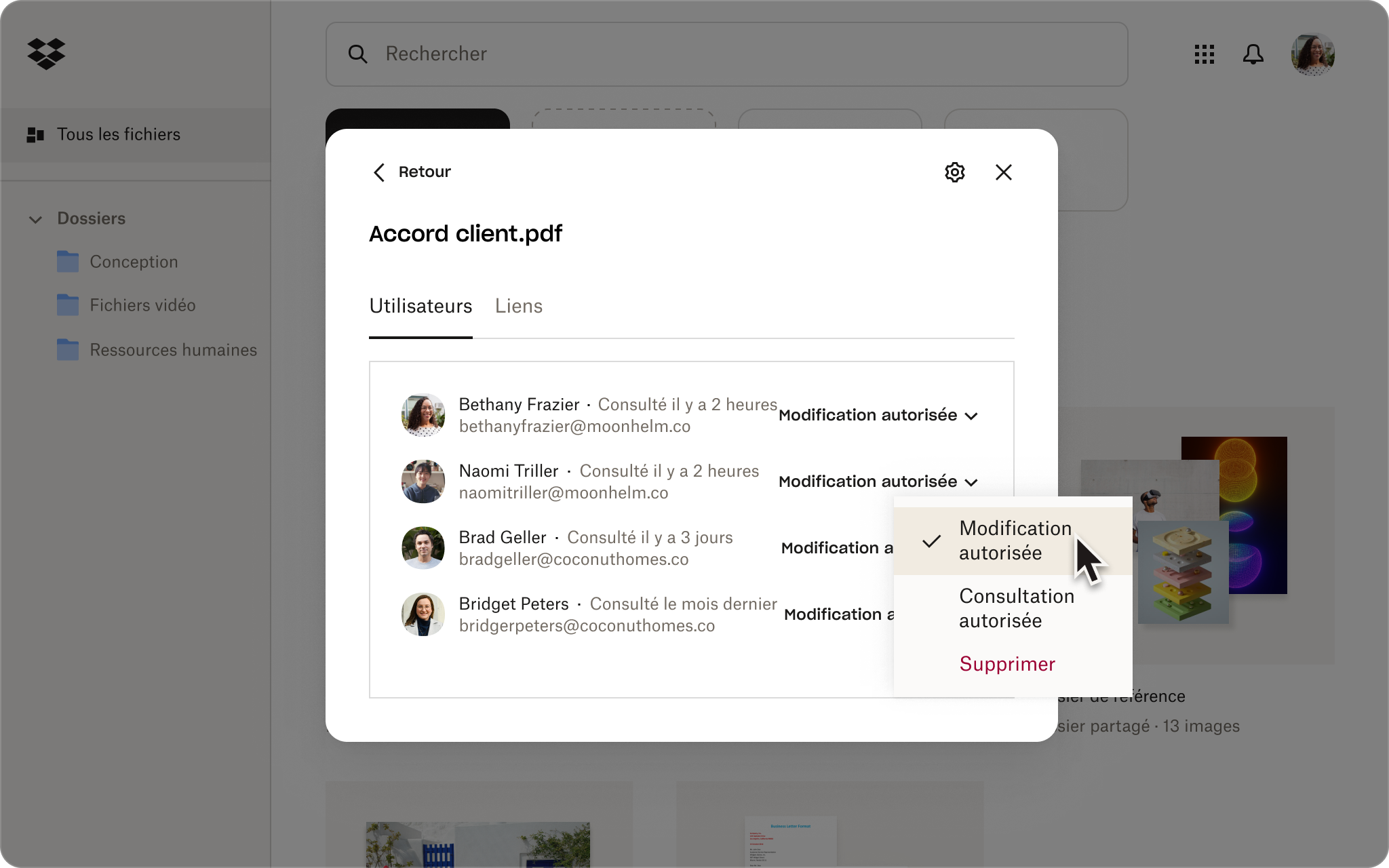 Capture d'écran de l'interface Dropbox montrant une personne ajustant les paramètres de partage lors de l'envoi d'un fichier.