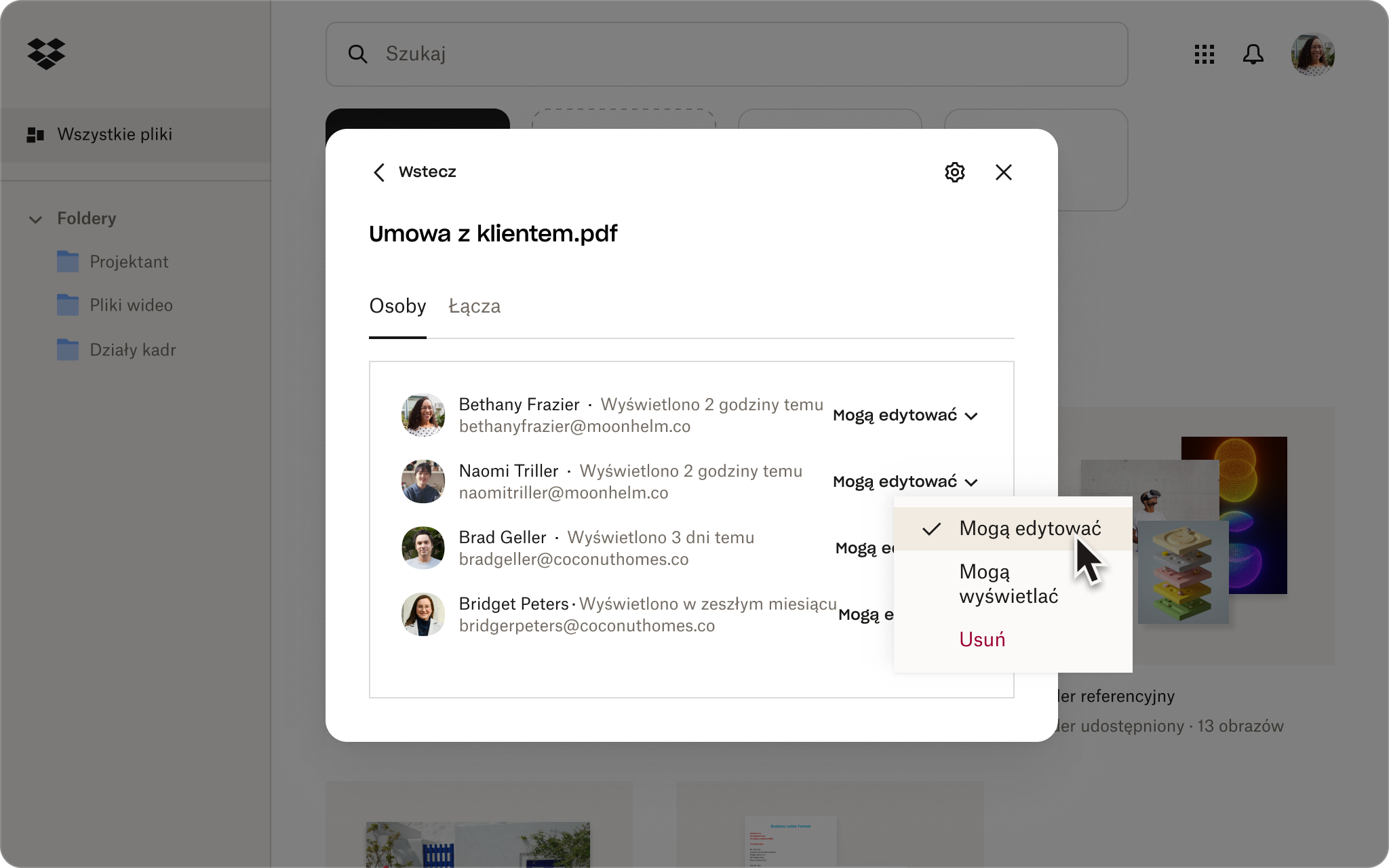 Zrzut ekranu interfejsu Dropbox przedstawiający osobę zmieniającą ustawienia udostępniania podczas wysyłania pliku.