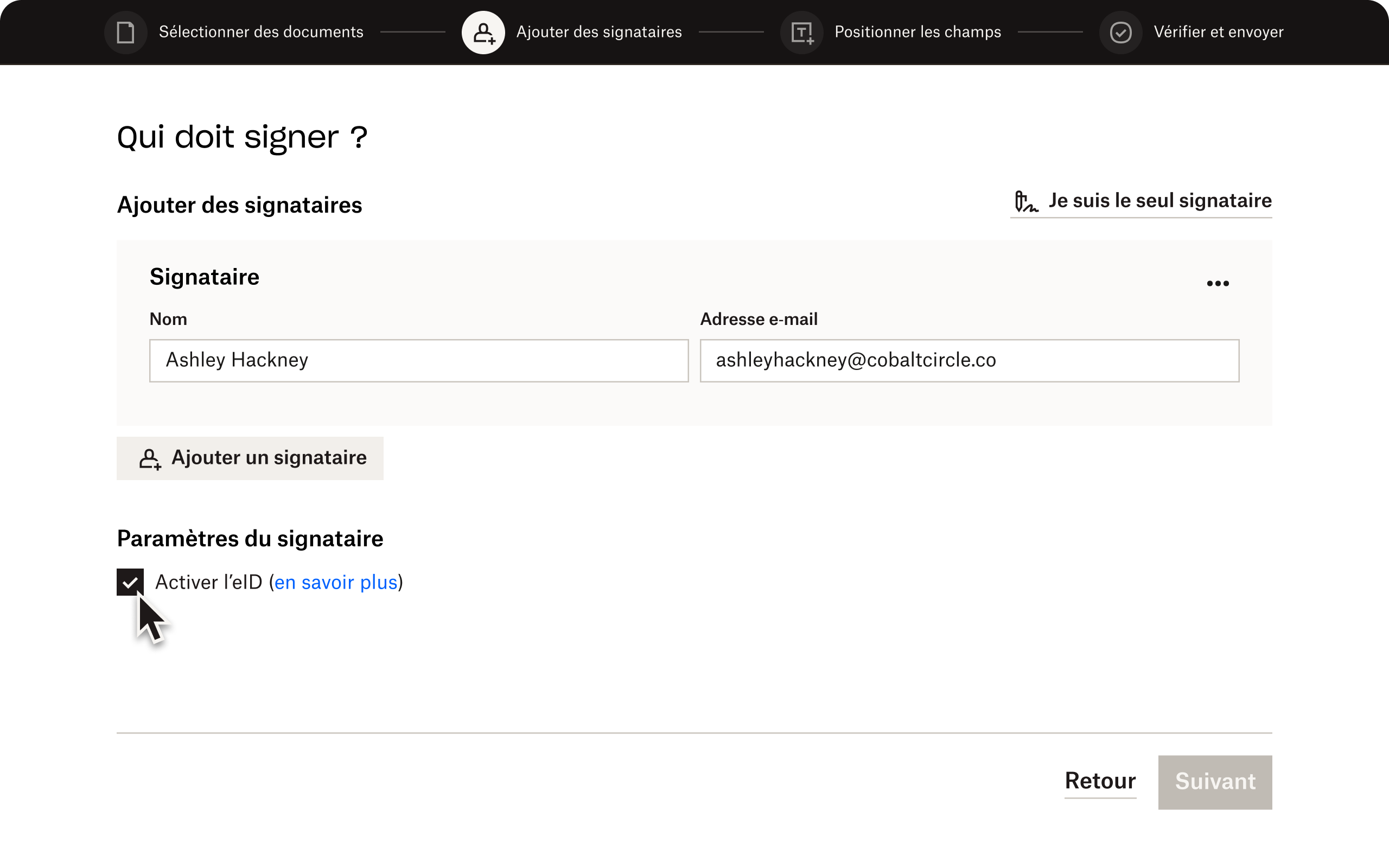 Deuxième étape Dropbox Sign, au cours de laquelle un utilisateur peut ajouter des signataires et activer l’eID