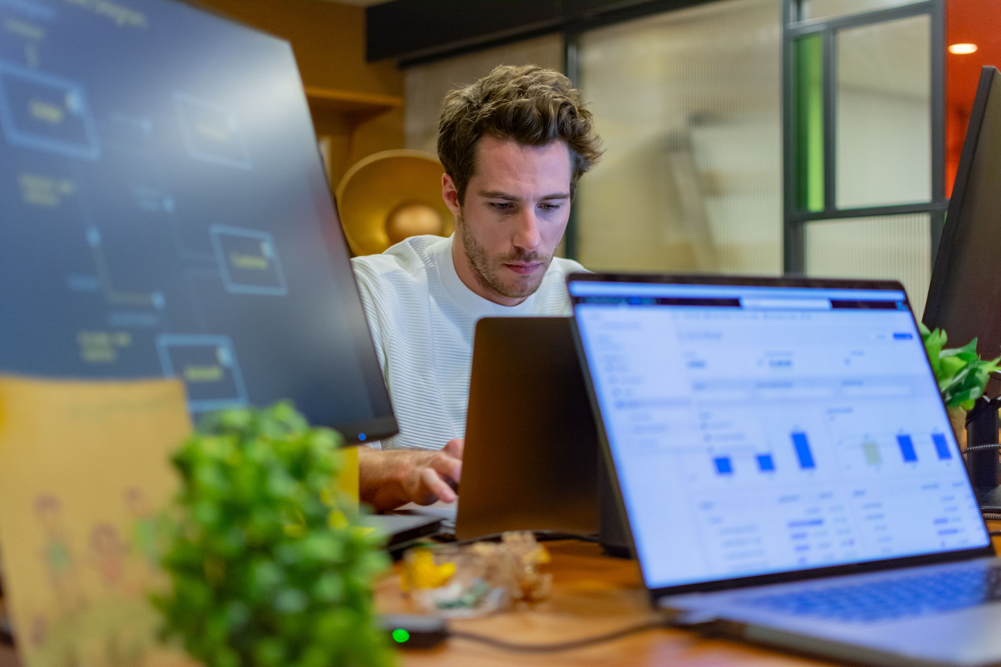 Bilde av en Dropbox-bruker som rydder plass i nettskylagringen sin.