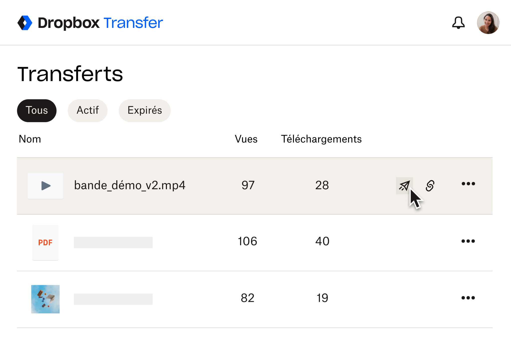 Capture d’écran de l’interface utilisateur Dropbox Transfer. Un curseur survole l’option permettant d’envoyer un fichier MP4 avec Dropbox Transfer.