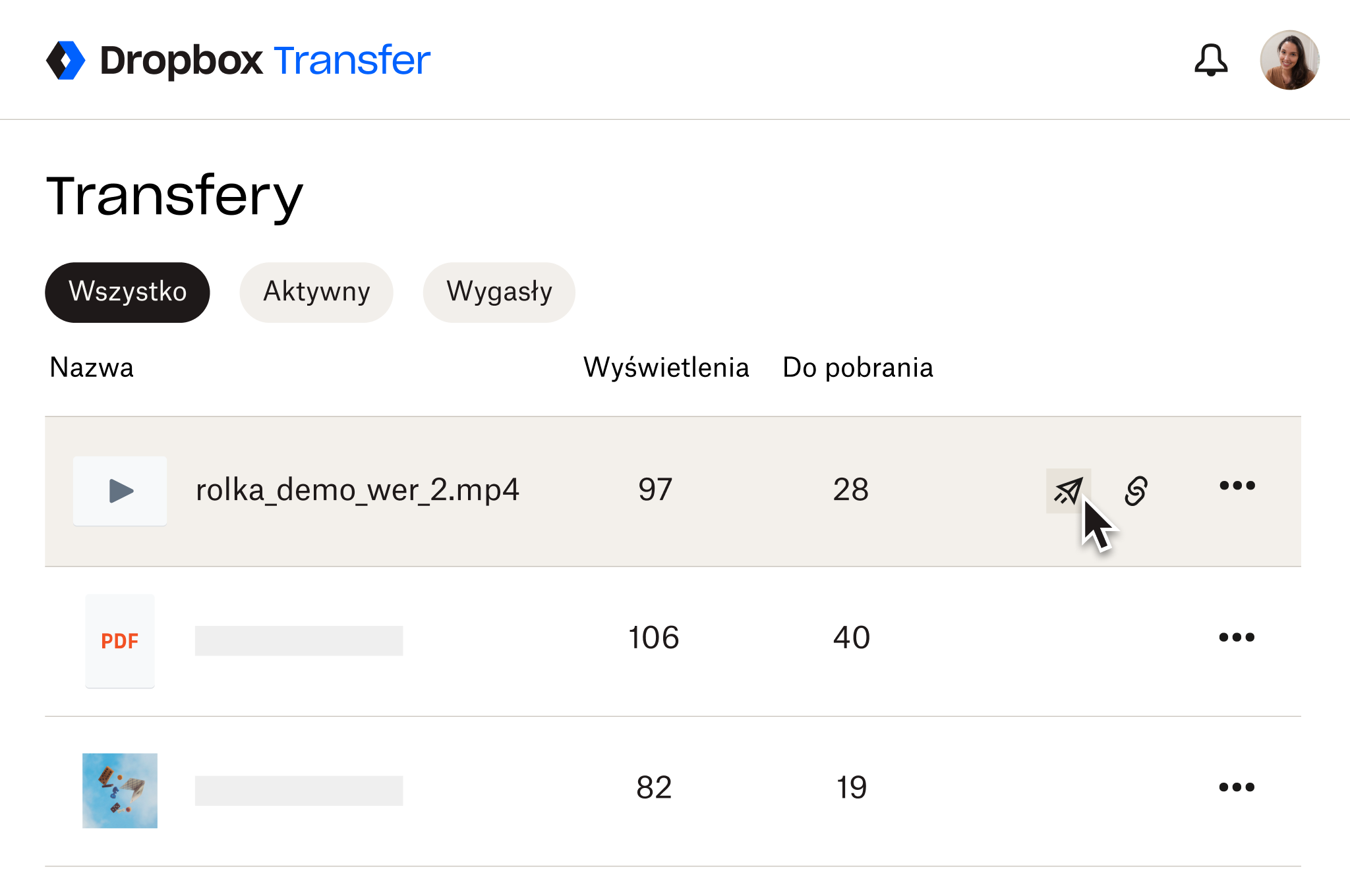 Zrzut ekranu przedstawiający interfejs graficzny Dropbox Transfer Kursor myszy najeżdża na opcję wysłania pliku mp4 przez Dropbox Transfer.