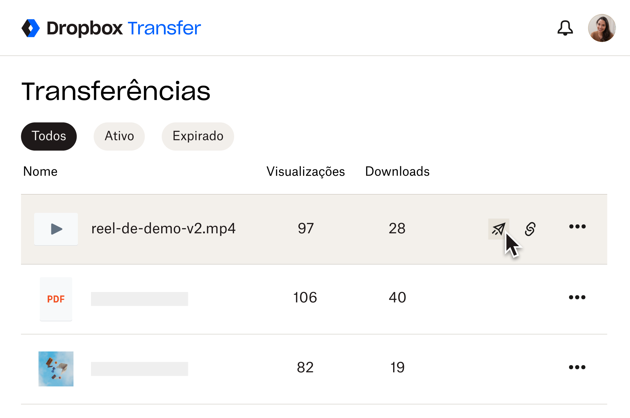 Captura de tela da interface do Dropbox Transfer. O cursor do mouse paira sobre a opção de enviar um arquivo mp4 via Dropbox Transfer.