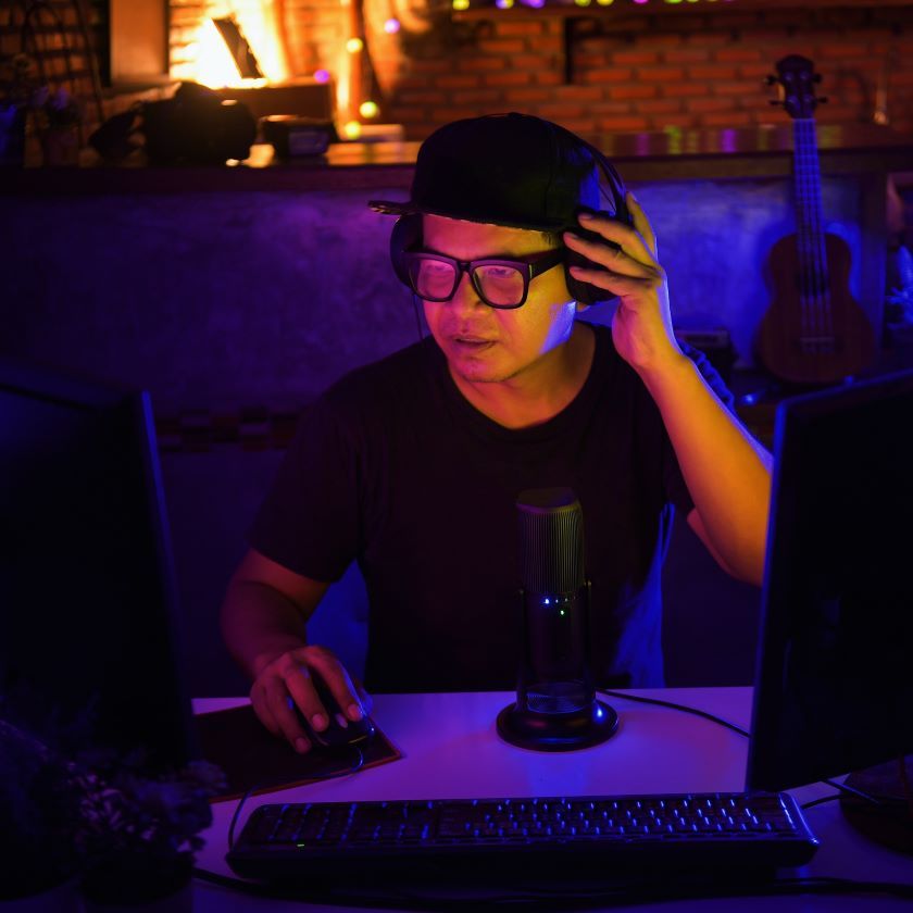 A video editor uses Dropbox to streamline their workflow.
