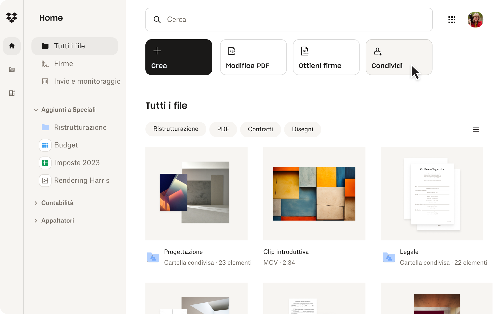 L’interfaccia di gestione dei file di Dropbox, con cartelle, anteprime dei file e opzioni per la creazione e la modifica dei PDF, la richiesta di firme e la condivisione.