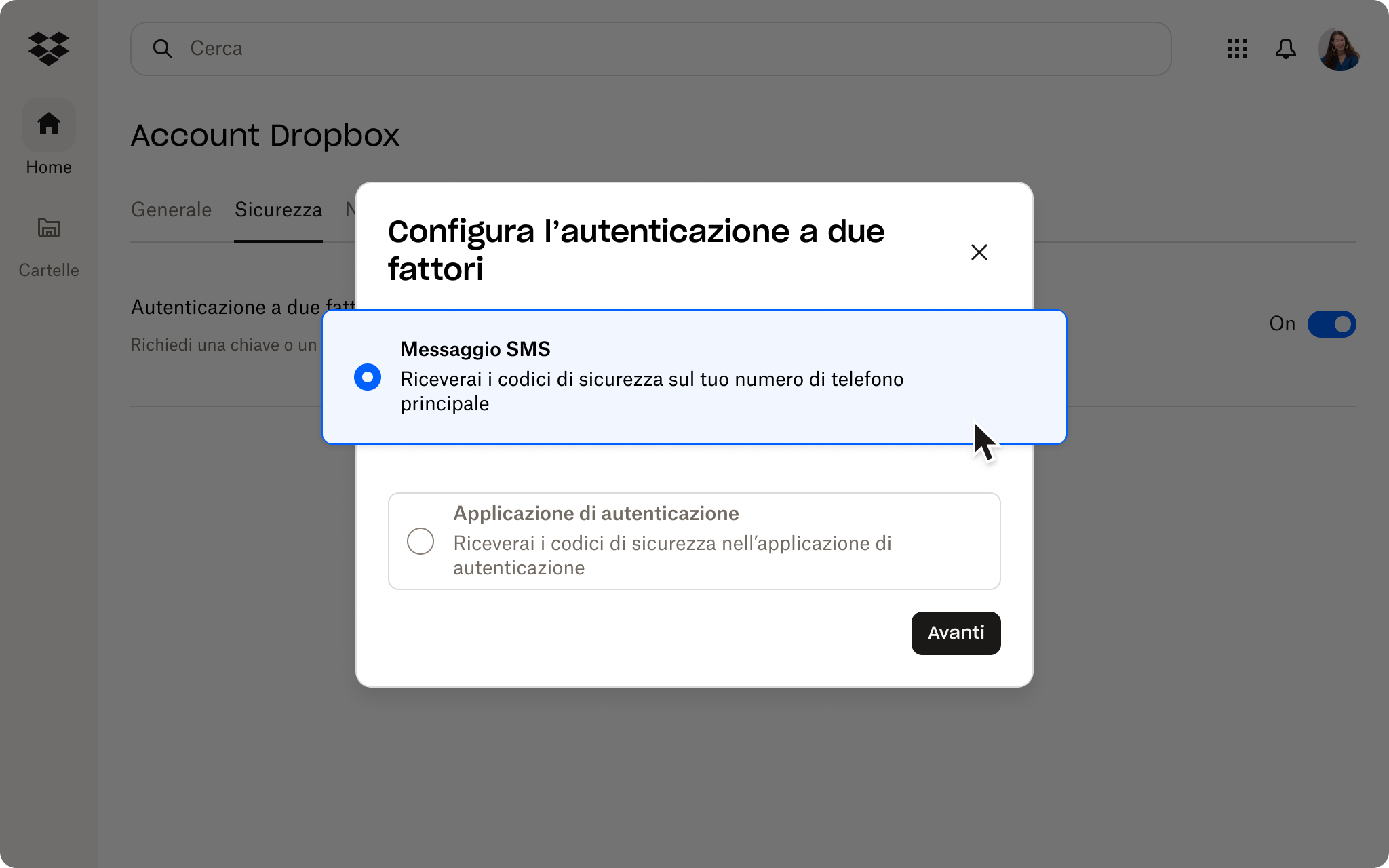 Screenshot della sezione Sicurezza della console amministratore di Dropbox. Viene mostrato che l’utente ha una password complessa ma non la 2FA.
