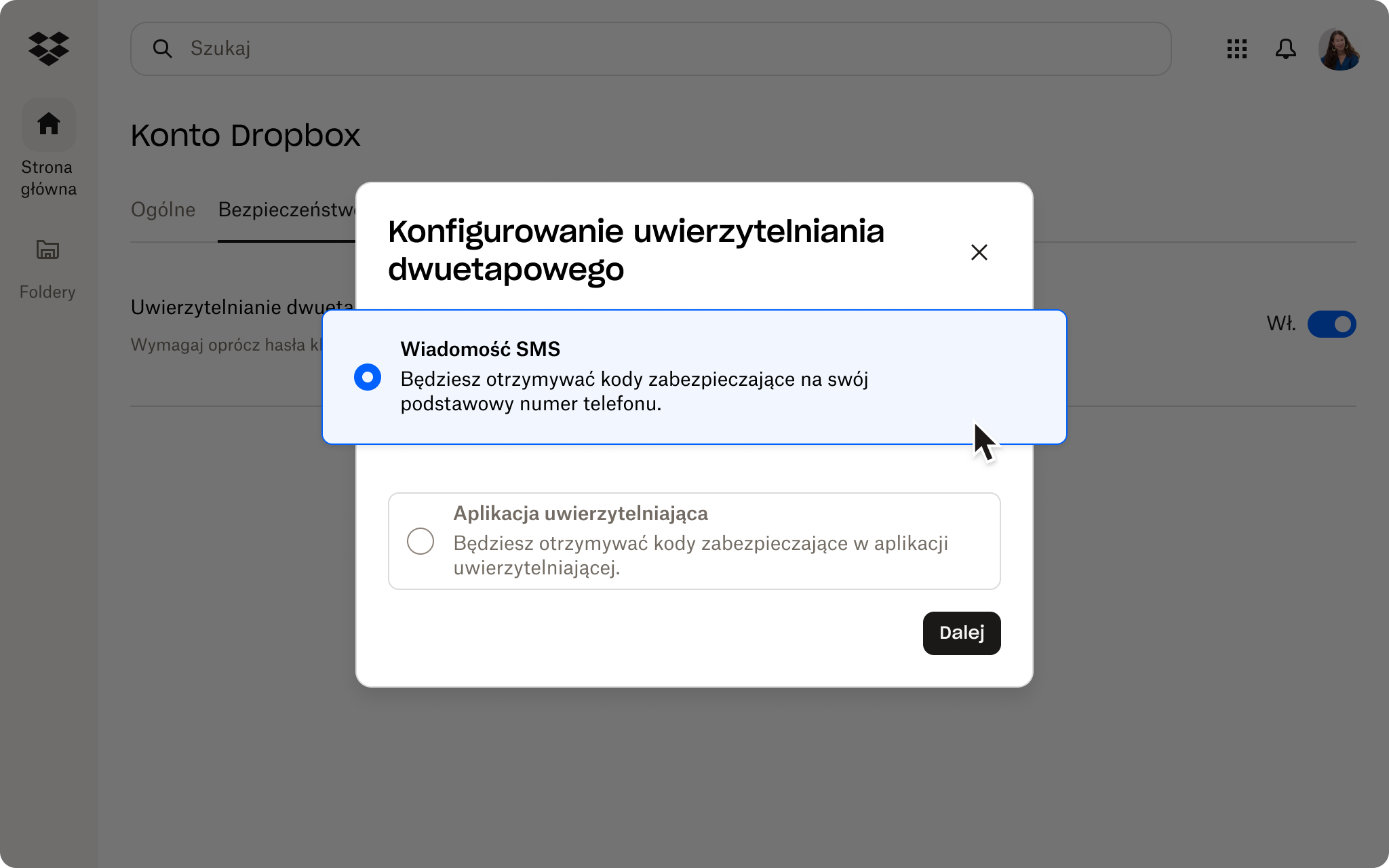 Zrzut ekranu sekcji Bezpieczeństwo w Konsoli administratora Dropbox. Użytkownik ma silne hasło, ale nie korzysta z uwierzytelniania dwuskładnikowego.