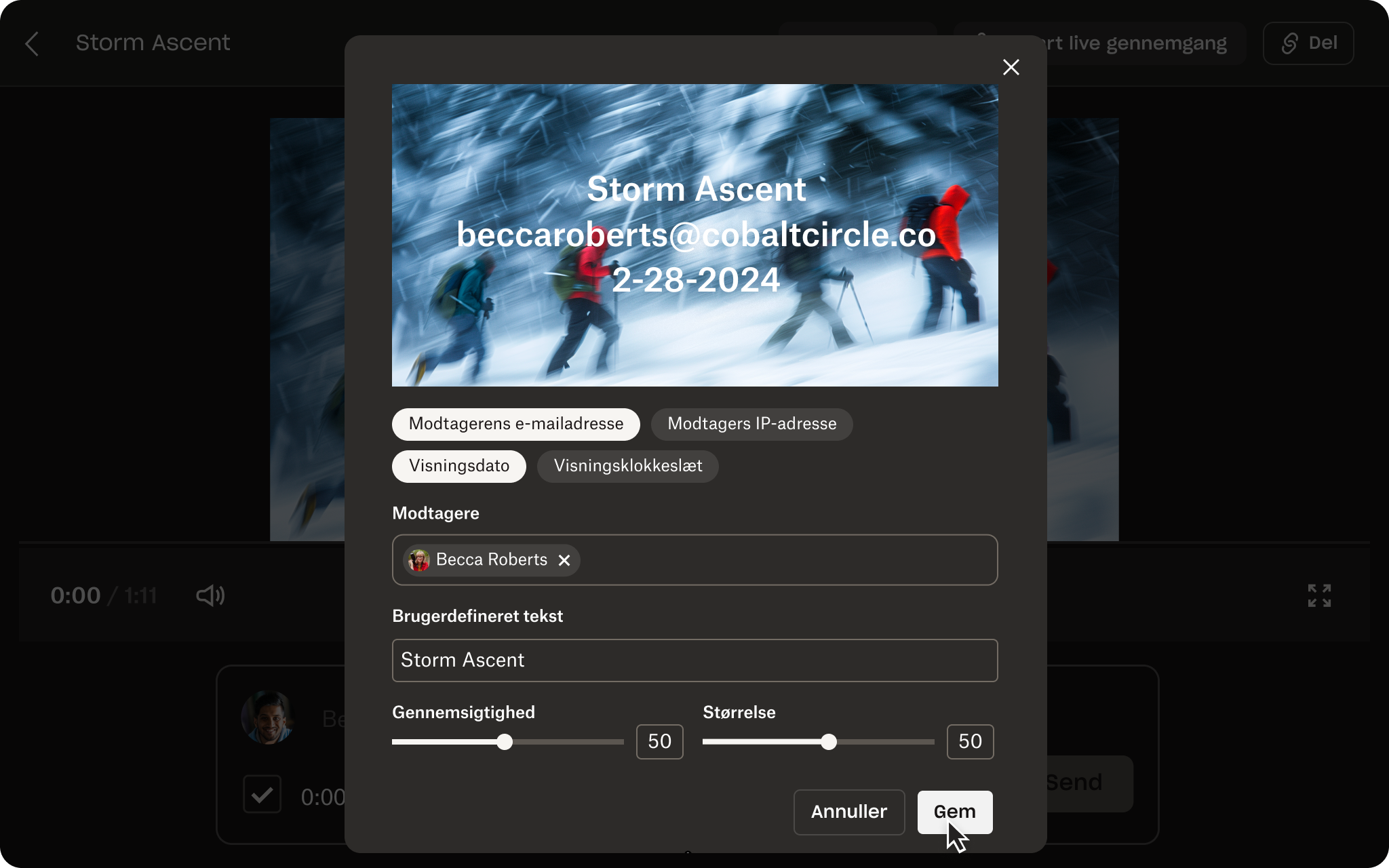 Et skærmbillede af brugergrænsefladen i Dropbox Replay, der viser en video af mennesker, der vandrer i sneen. Et tekstvandmærke overlejrer videoen.