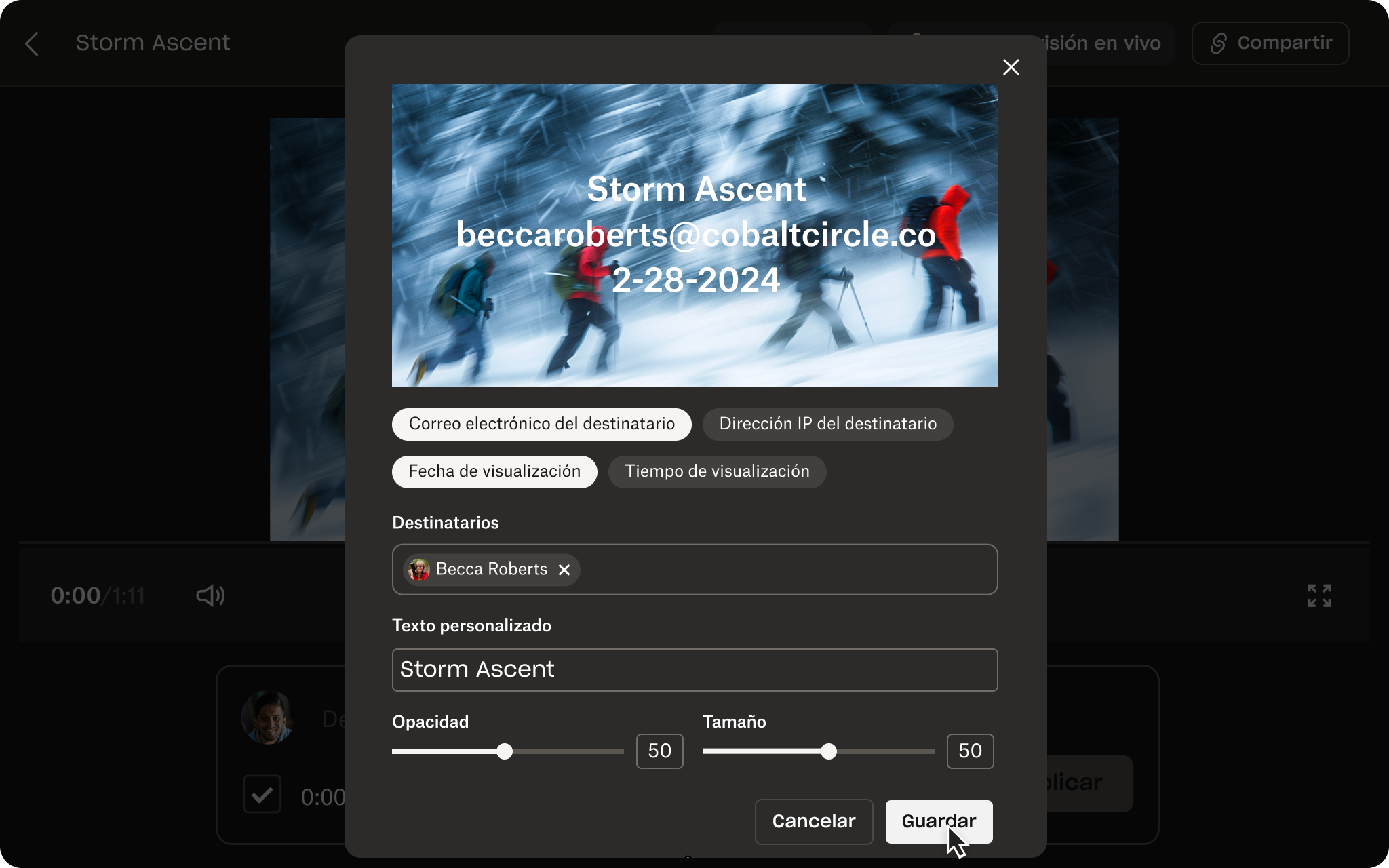 Una captura de pantalla de la interfaz de usuario de Dropbox Replay muestra un video de personas caminando por la nieve, con una marca de agua de texto superpuesta al video.